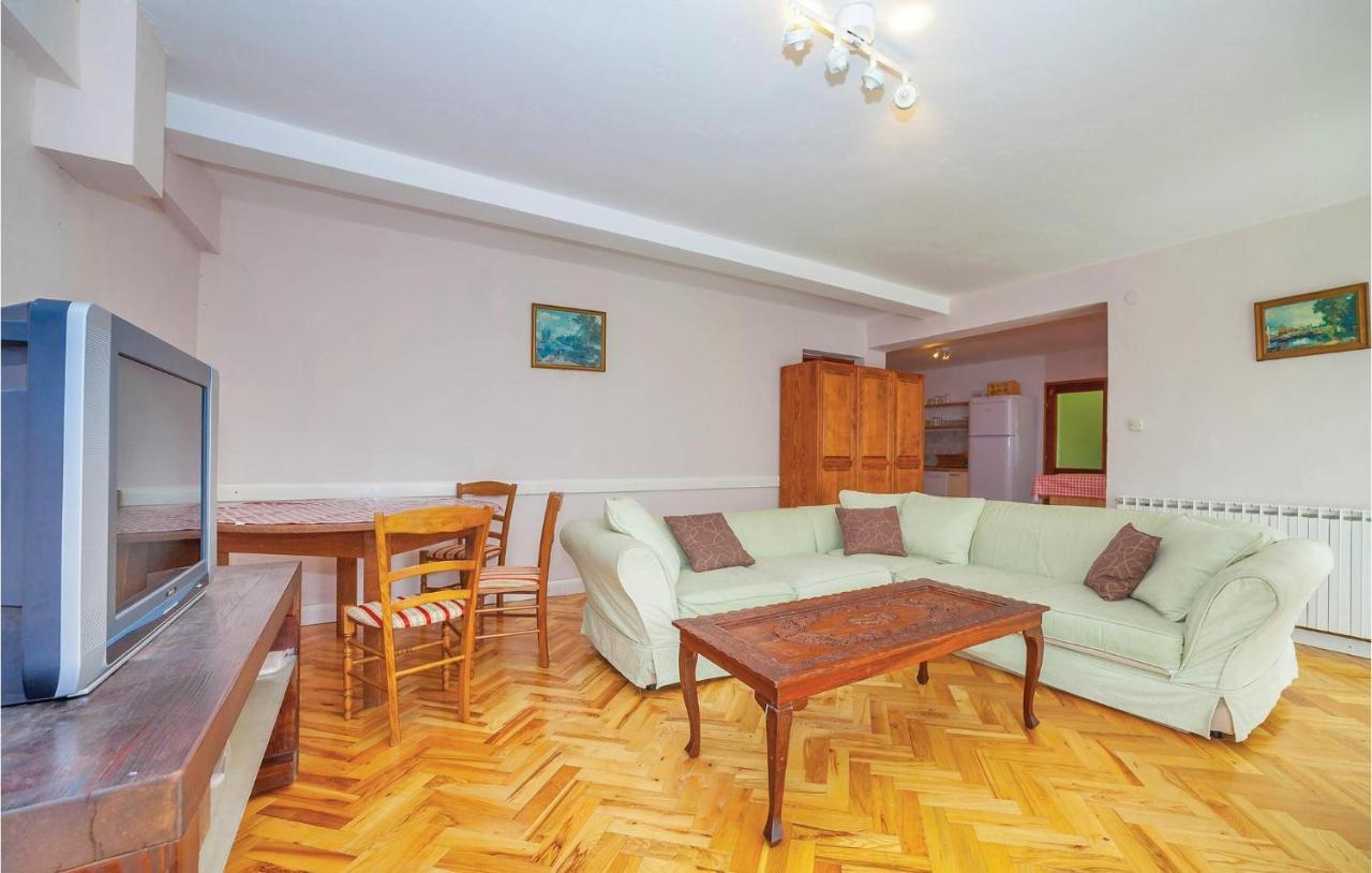 7 Bedroom Pet Friendly Home In Crni Kal Crni Kal  Exterior photo