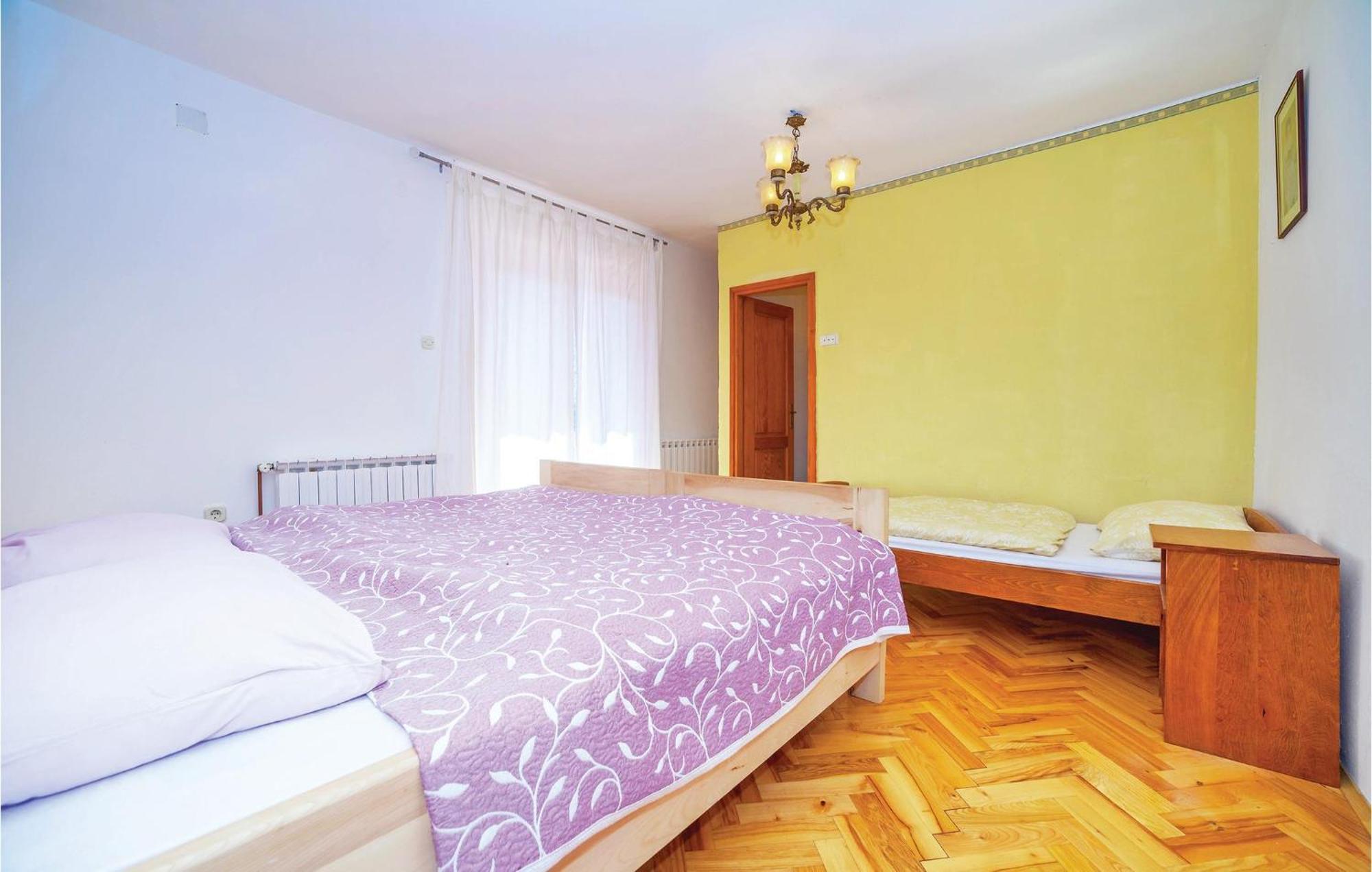 7 Bedroom Pet Friendly Home In Crni Kal Crni Kal  Exterior photo