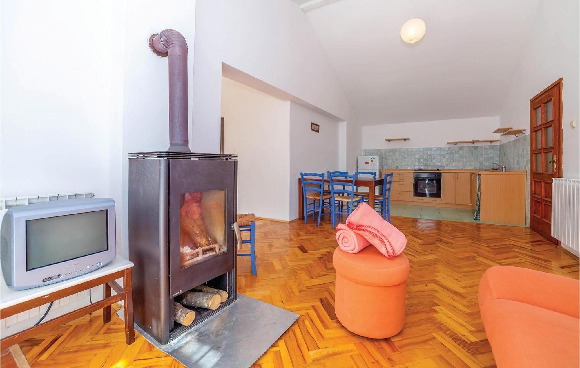 7 Bedroom Pet Friendly Home In Crni Kal Crni Kal  Exterior photo