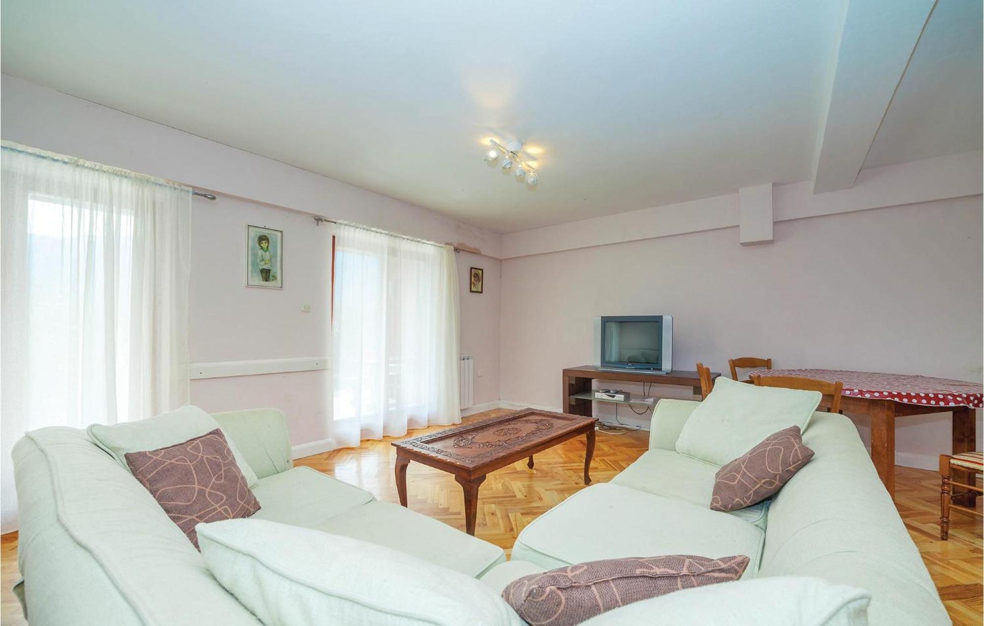 7 Bedroom Pet Friendly Home In Crni Kal Crni Kal  Exterior photo