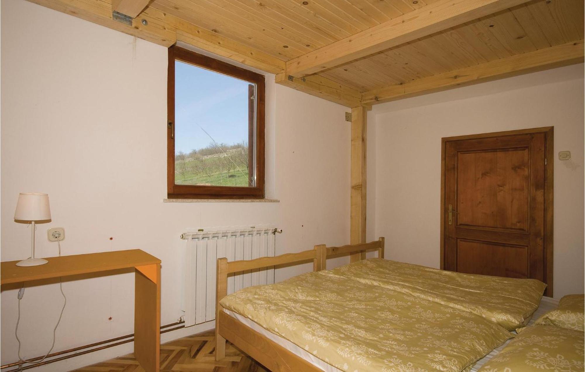 7 Bedroom Pet Friendly Home In Crni Kal Crni Kal  Exterior photo