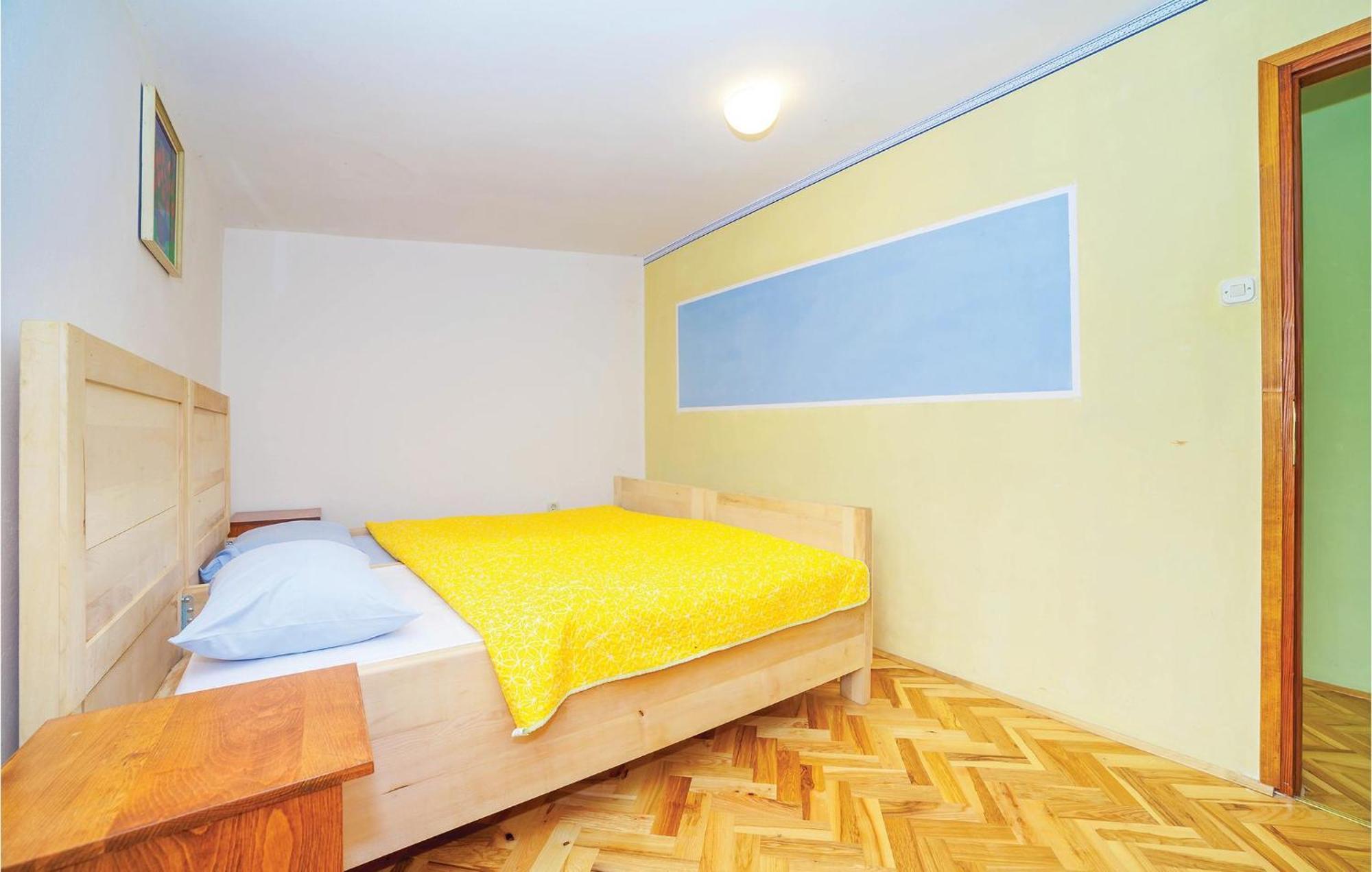 7 Bedroom Pet Friendly Home In Crni Kal Crni Kal  Exterior photo