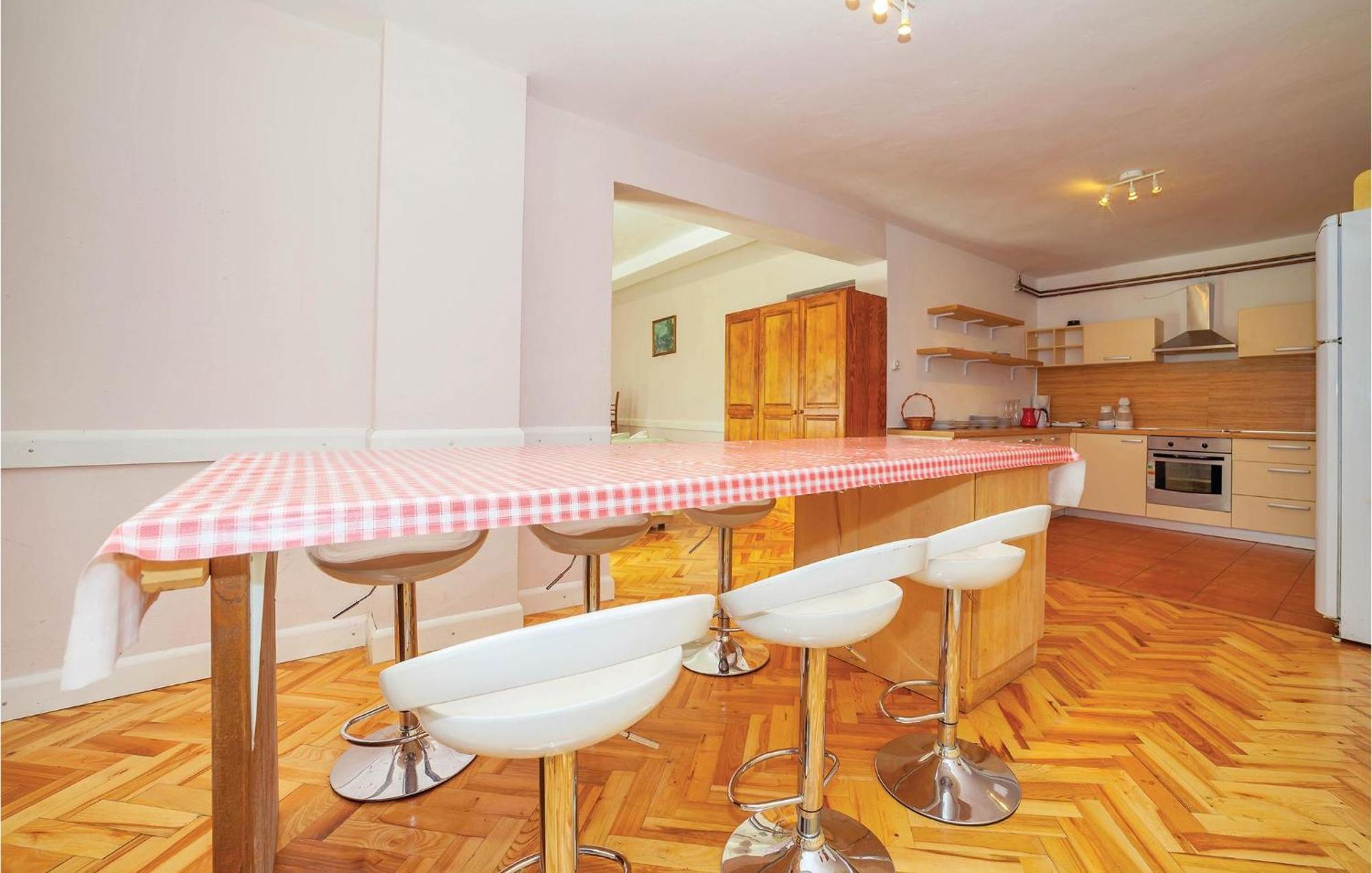 7 Bedroom Pet Friendly Home In Crni Kal Crni Kal  Exterior photo