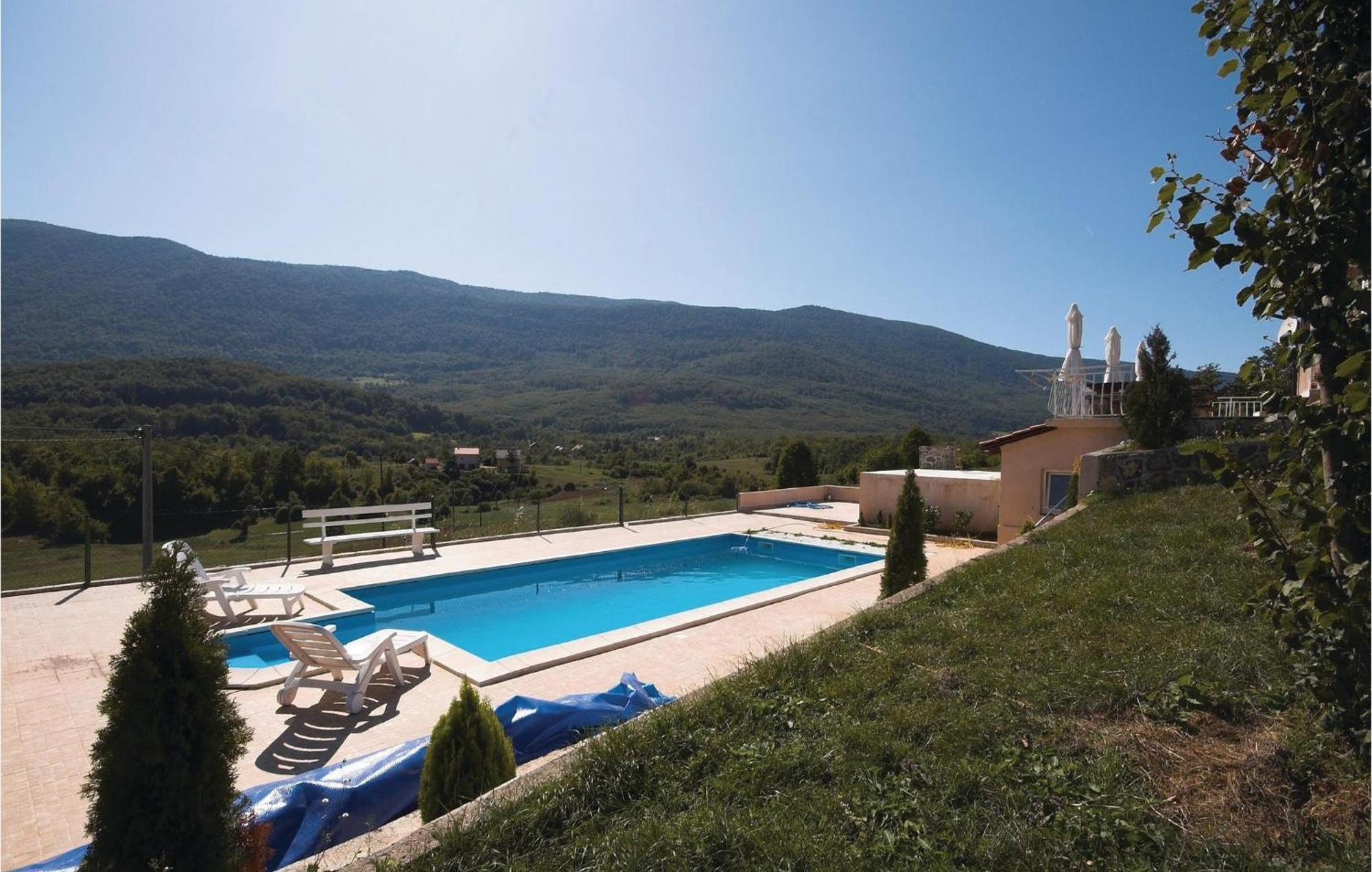 7 Bedroom Pet Friendly Home In Crni Kal Crni Kal  Exterior photo