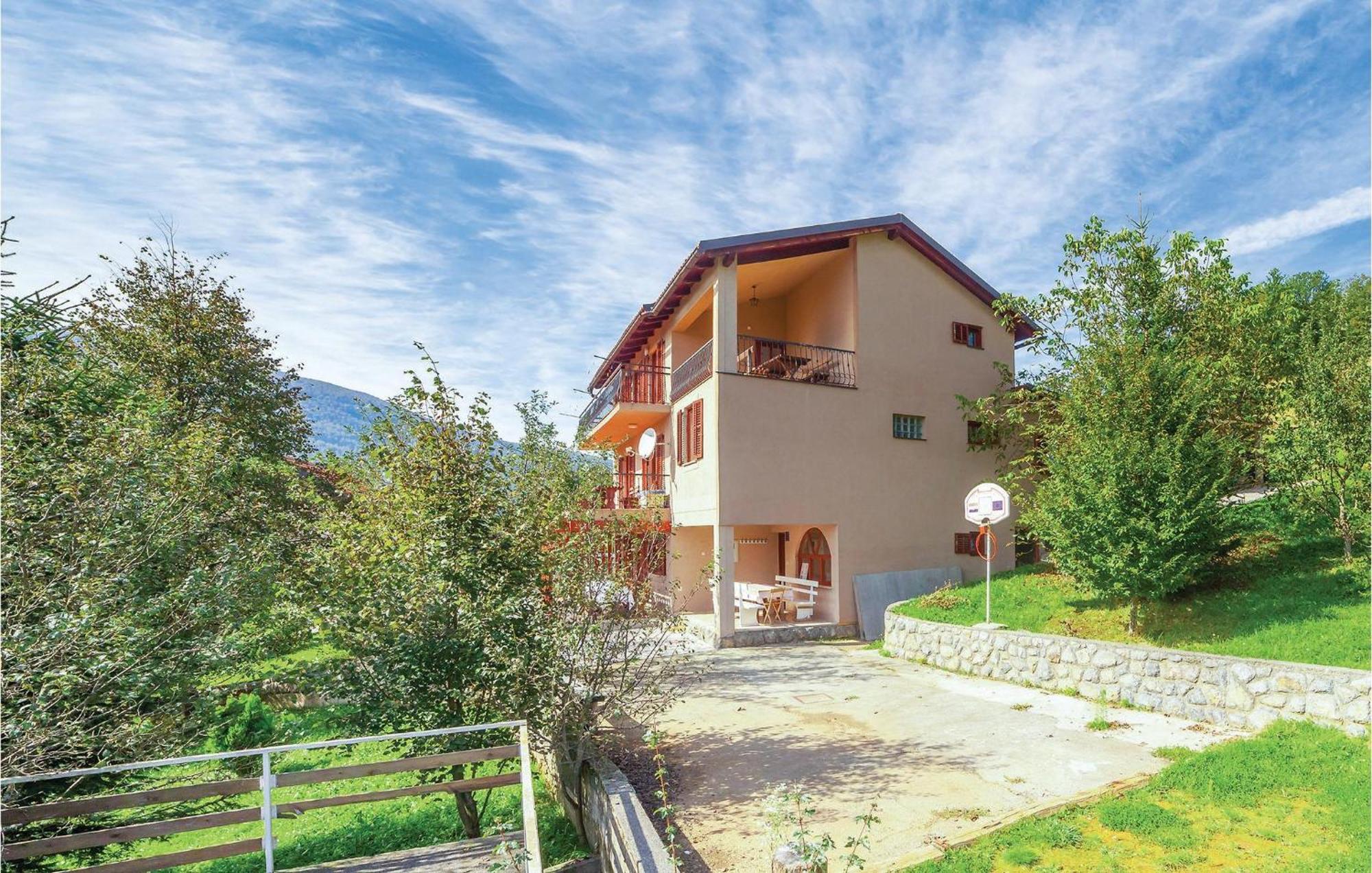 7 Bedroom Pet Friendly Home In Crni Kal Crni Kal  Exterior photo