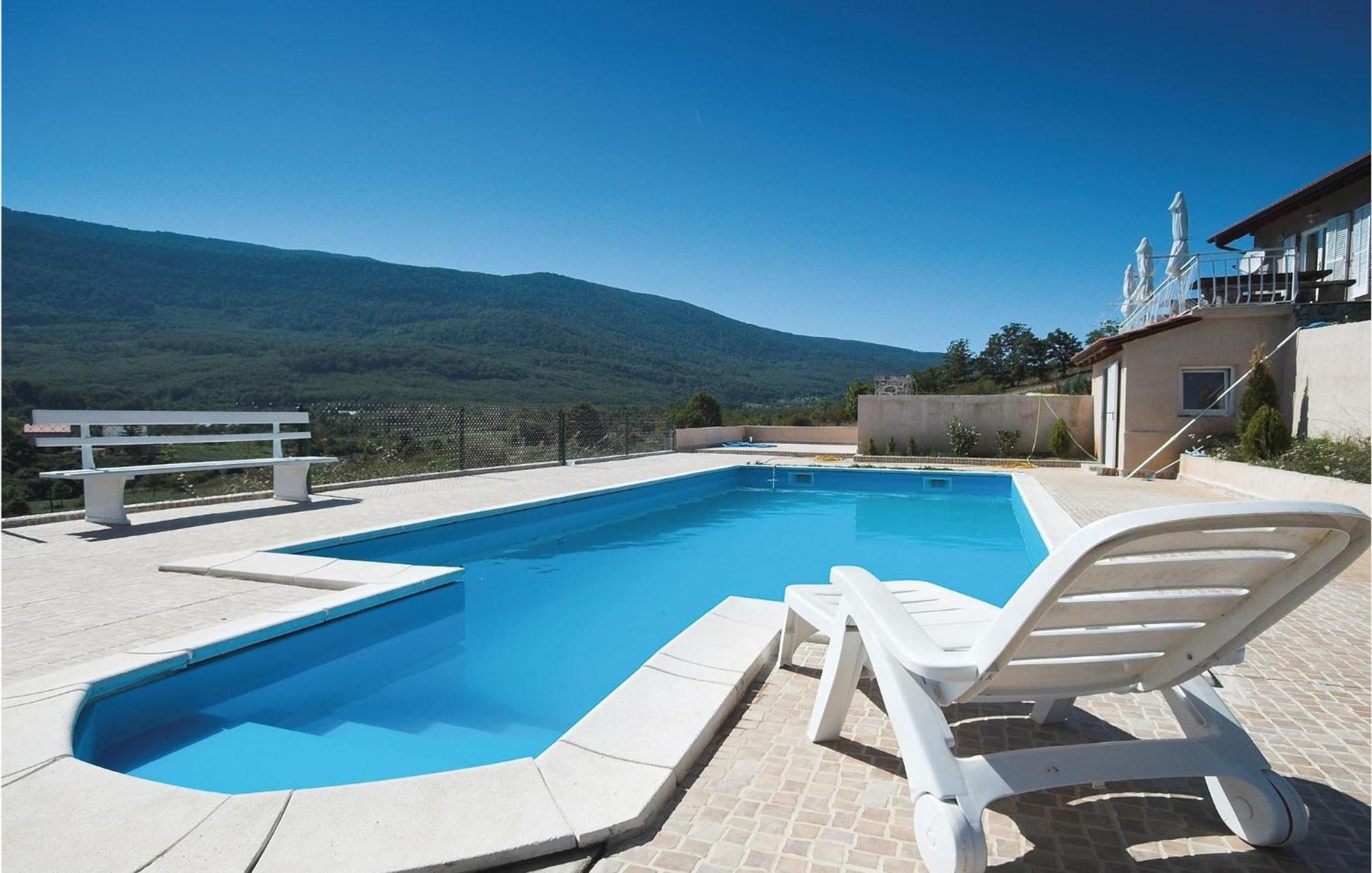 7 Bedroom Pet Friendly Home In Crni Kal Crni Kal  Exterior photo