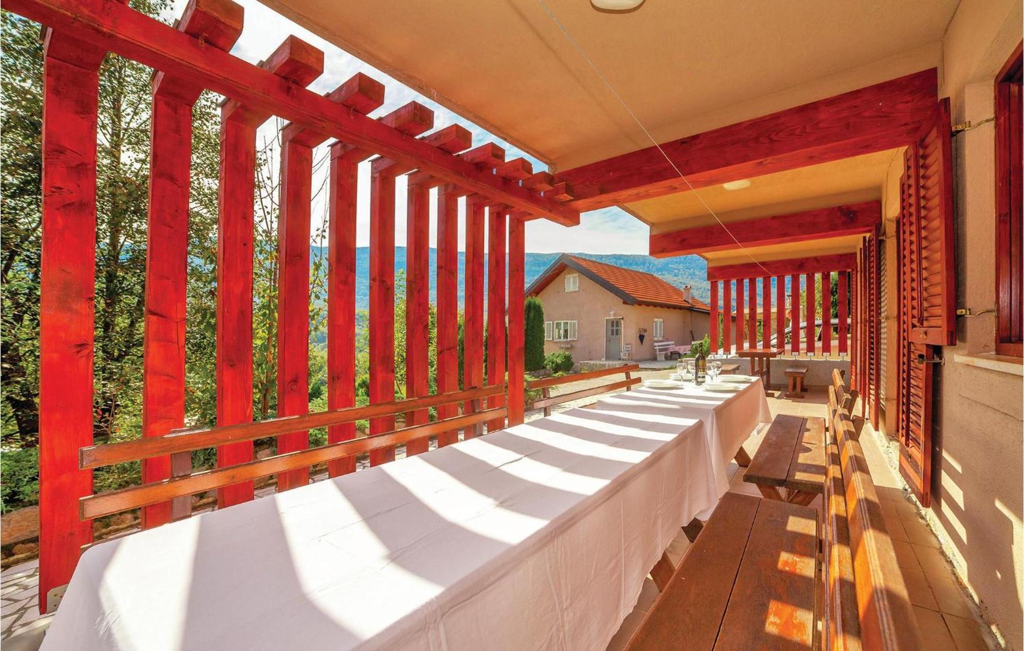 7 Bedroom Pet Friendly Home In Crni Kal Crni Kal  Exterior photo
